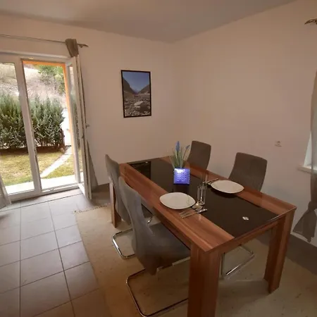 Collie Apartment *